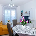 Seashell Apartment