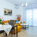 Seashell Apartment